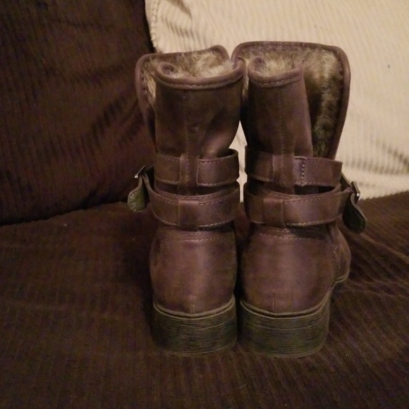 Ankle high boots - Picture 3 of 5